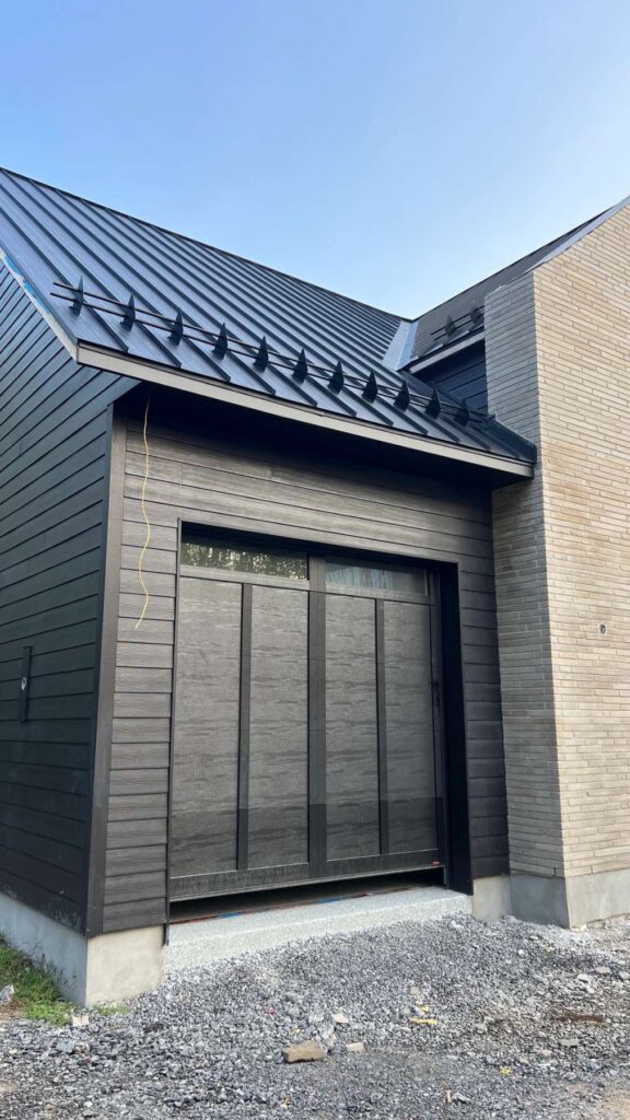 kanata-hardie-siding-installation-country-home-exteriors-4171 Hardie 8.25 inch Cedarmill Lap Siding Installation Project in Kanata by Country Home Exteriors